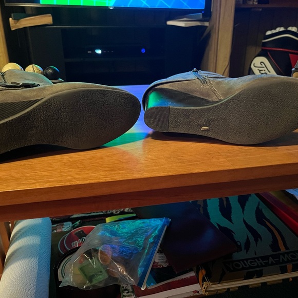 Arizona brand brown wedge boots. - Picture 3 of 5